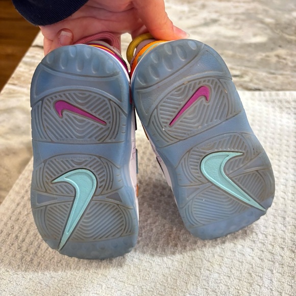 Nike Air More Uptempo Kids Shoes - Picture 7 of 7